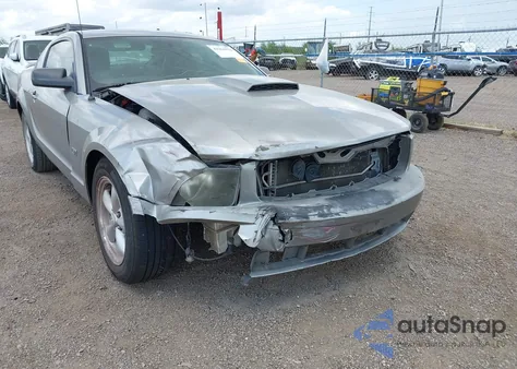 2008 Ford Mustang Gt Deluxe/Gt Premium z USA, uszkodzony, nr VIN 1ZVHT82H185146897